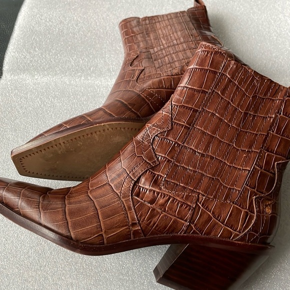 Dolce Vita Ankle Boots Size 6 Brown Embossed BlockHeel SquareToe Western Cowgirl - Picture 3 of 12